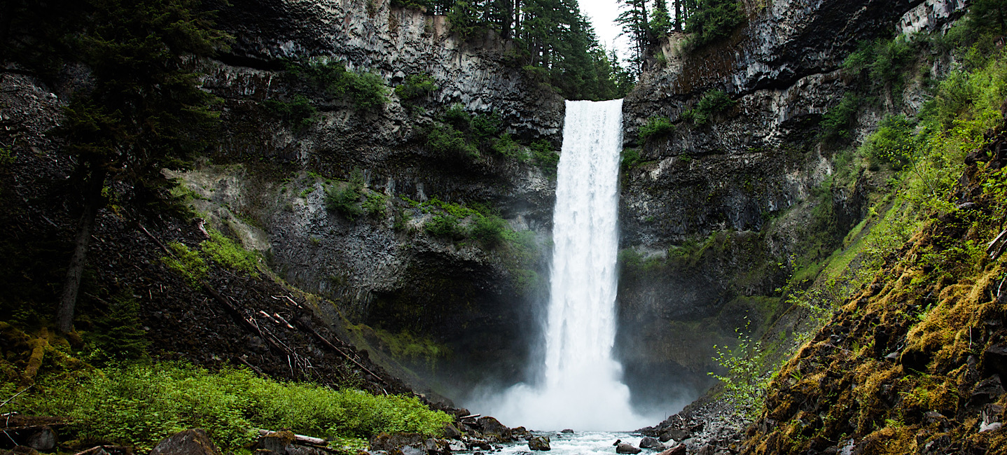 Photo of Brandywine Falls from the base in the summer