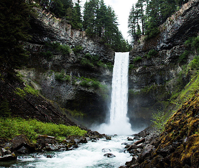 Photo of Brandywine Falls from the base in the summer