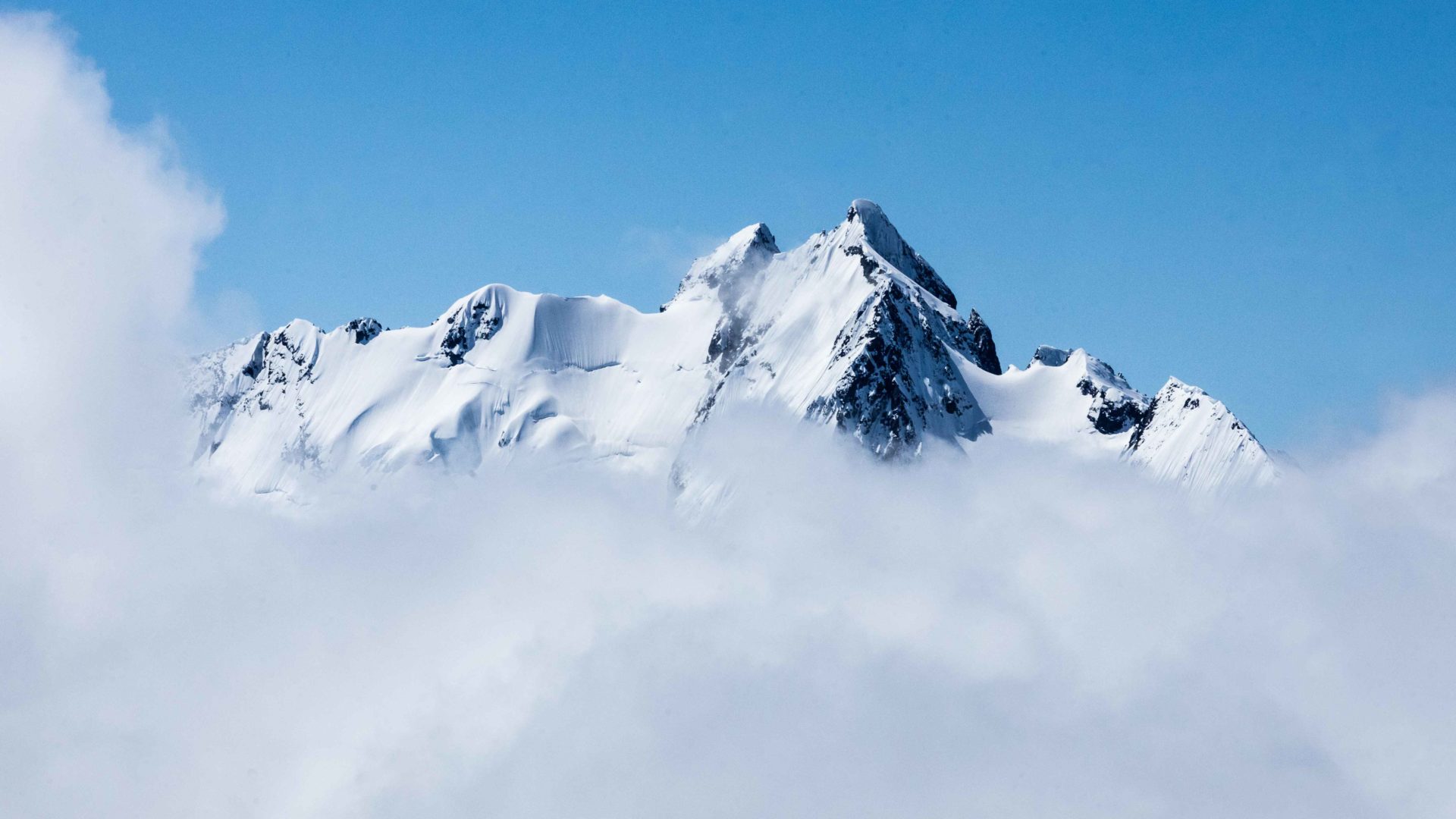 guided scenic flight over squamish bc in the winter