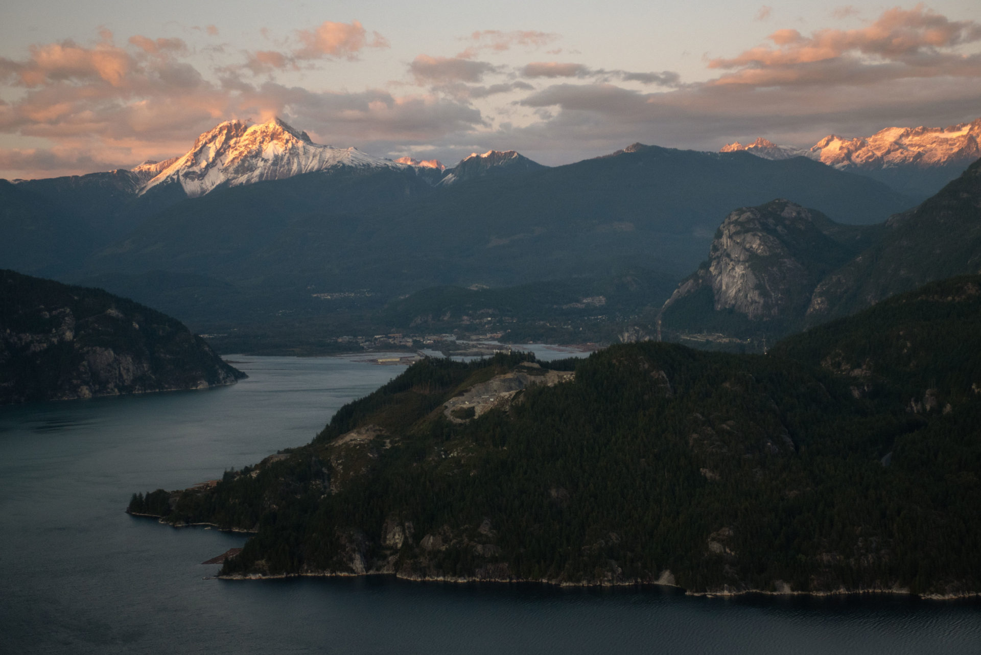 squamish explorer guided scenic flight howe sound and mount garibaldi