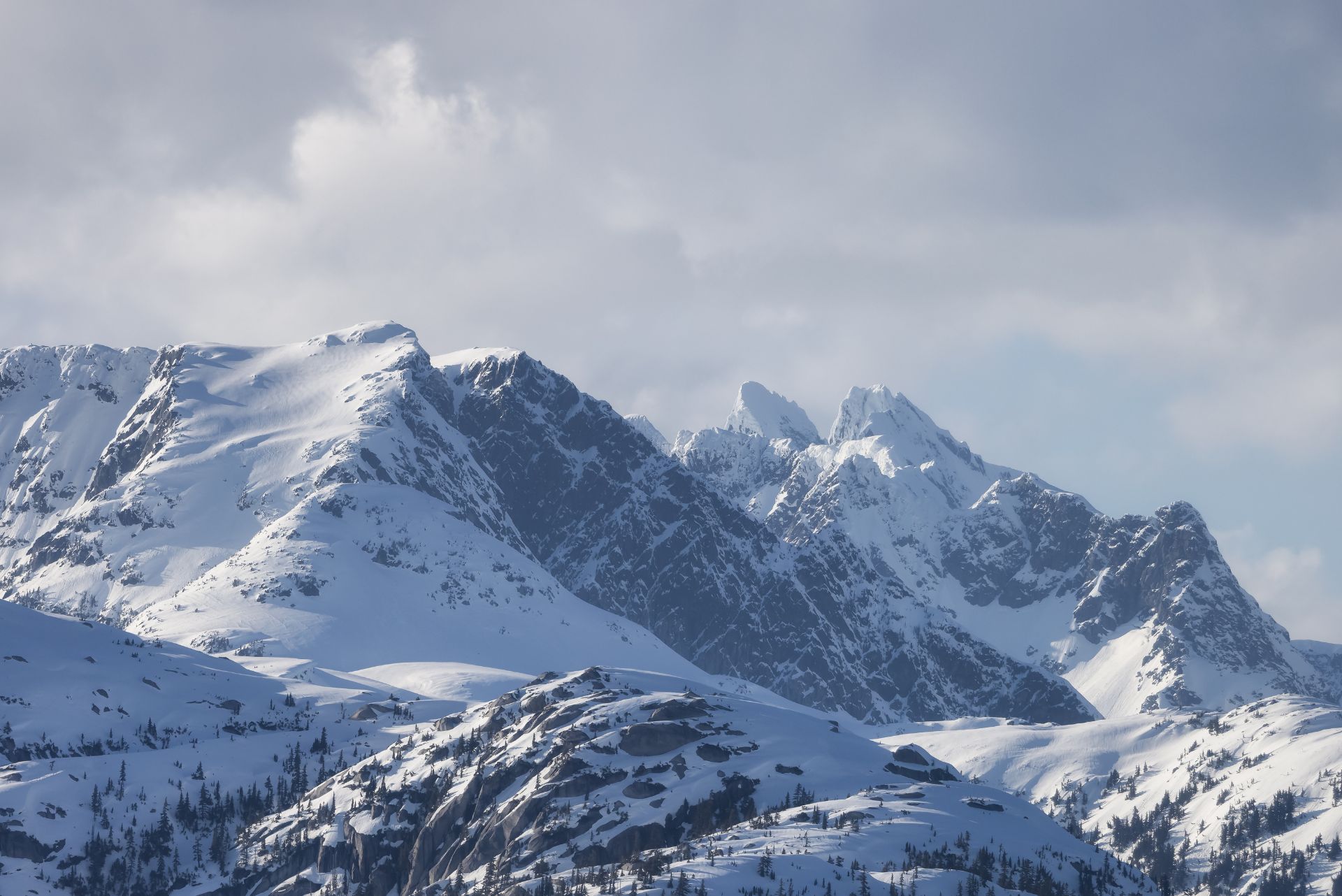 Tantalus Range Scenif Flight Tours Squamish